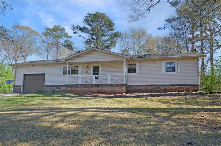 3016 Deshong DR, Stone Mountain, GA 30087