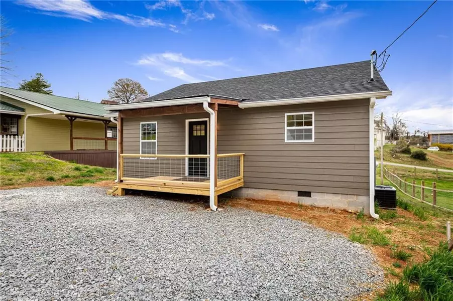 196 Main ST, Ducktown, TN 37326