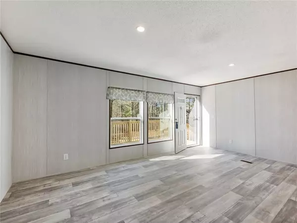 Nicholson, GA 30565,180 Jims LN