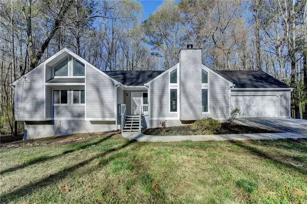190 Saratoga DR, Lawrenceville, GA 30044