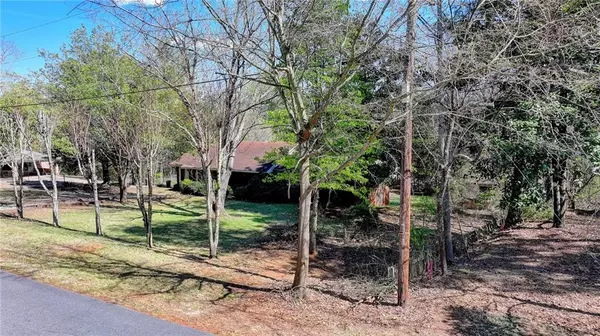 Suwanee, GA 30024,962 Scales RD