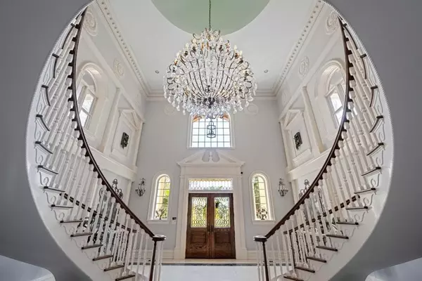 Atlanta, GA 30327,631 Fairfield RD NW