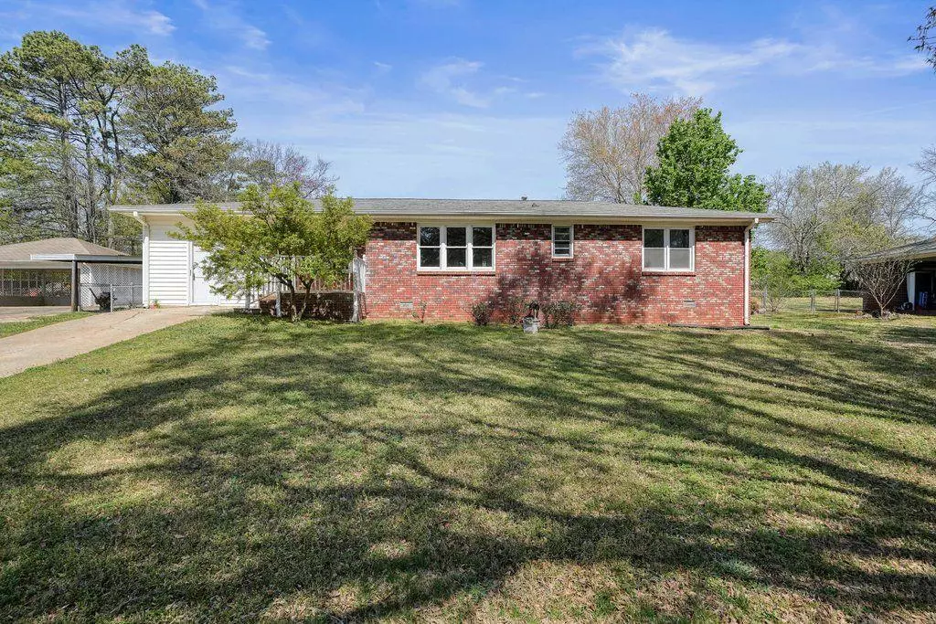 Dallas, GA 30132,108 Debbie LN