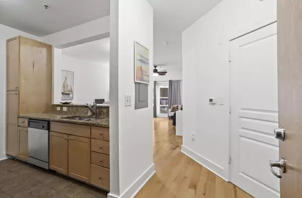 Sandy Springs, GA 30328,799 Hammond DR #205