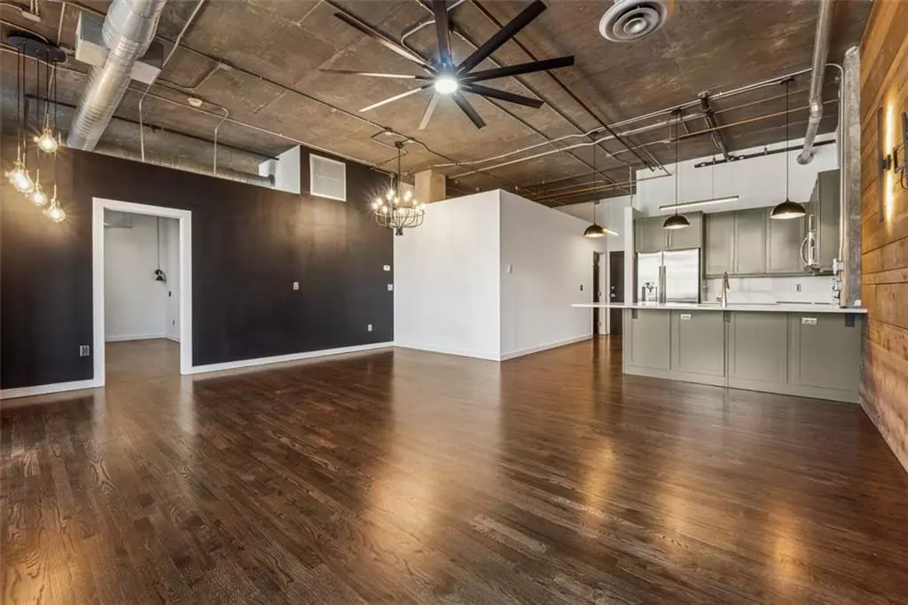 Atlanta, GA 30305,3235 Roswell RD NE #421