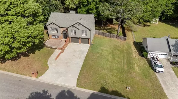 Bethlehem, GA 30620,842 Lodgeview DR