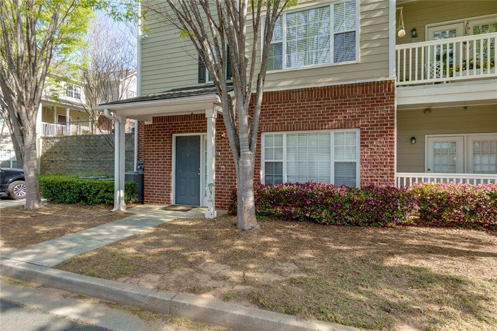 8020 Woodland LN, Alpharetta, GA 30009
