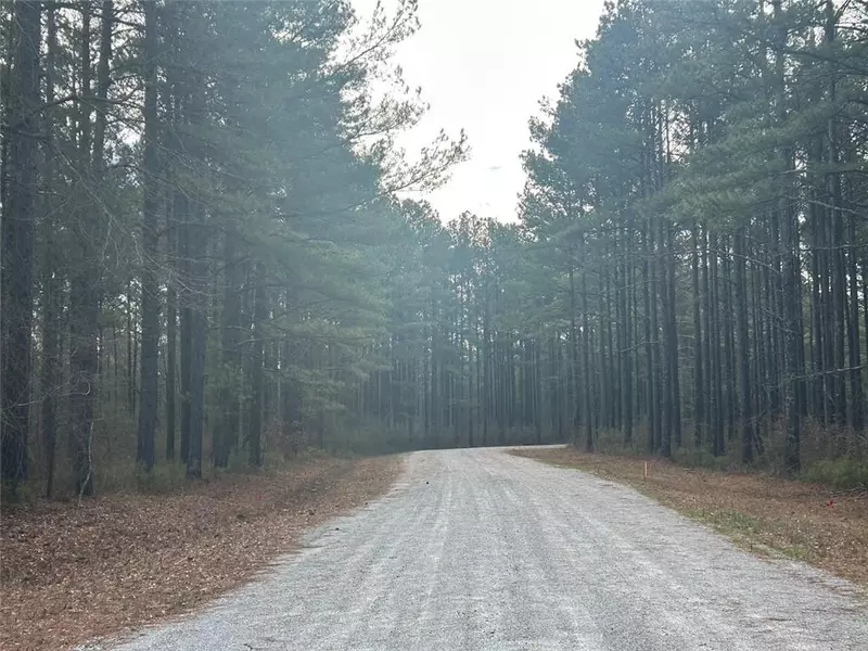 181 RiverSong RD, Carrollton, GA 30117