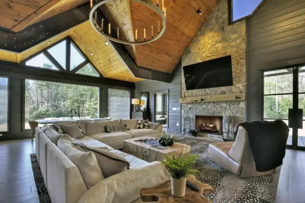 Morganton, GA 30560,509 Wisteria LN