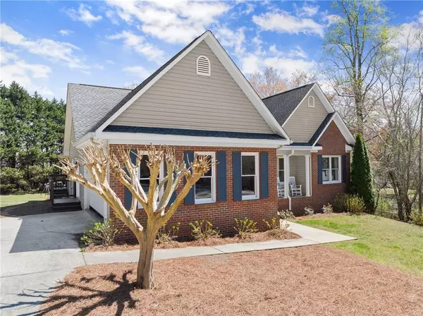 Cornelia, GA 30531,195 Featherwood DR
