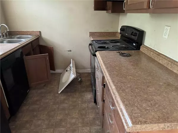 Riverdale, GA 30274,6127 Pinegrove RD