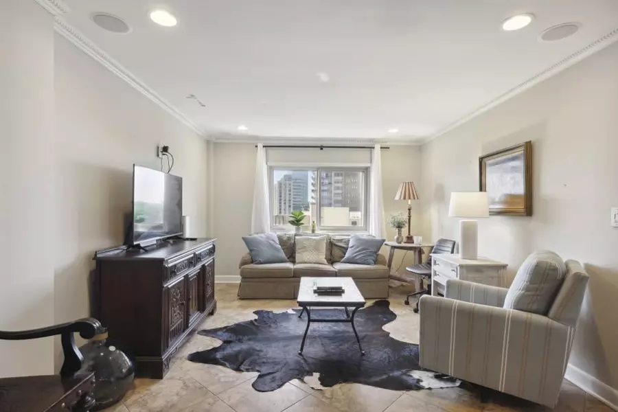 2285 Peachtree RD NE #1207, Atlanta, GA 30309