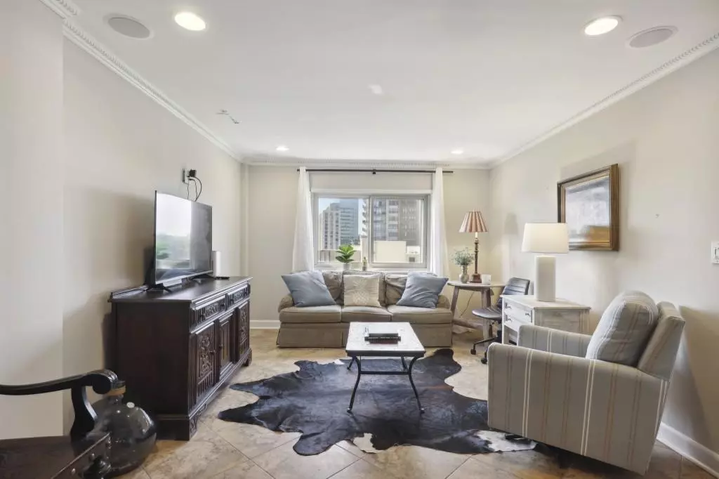 Atlanta, GA 30309,2285 Peachtree RD NE #1207