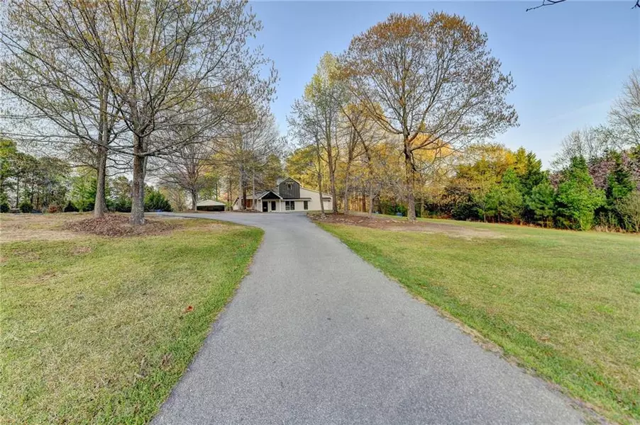 1880 Ridgedale DR, Snellville, GA 30078