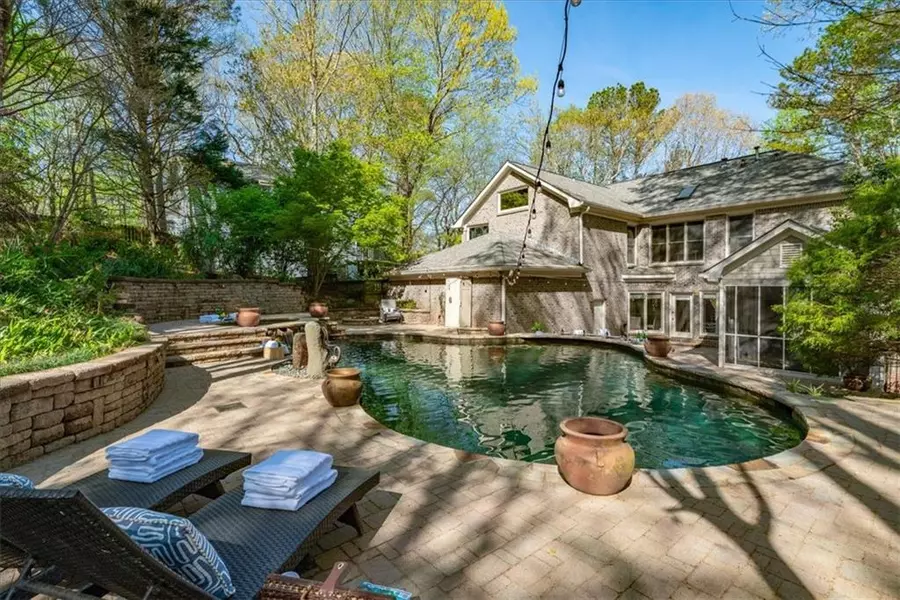 649 Lakeshore DR, Berkeley Lake, GA 30096