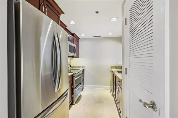 Atlanta, GA 30326,3481 Lakeside DR NE #2203