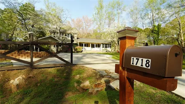 Lilburn, GA 30047,1718 PUCKETTS DR SW