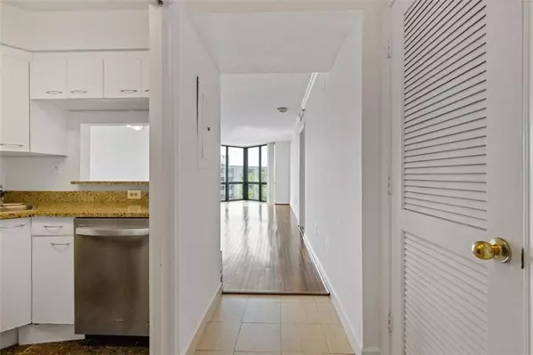 Atlanta, GA 30305,2870 Pharr Court South NW #1209