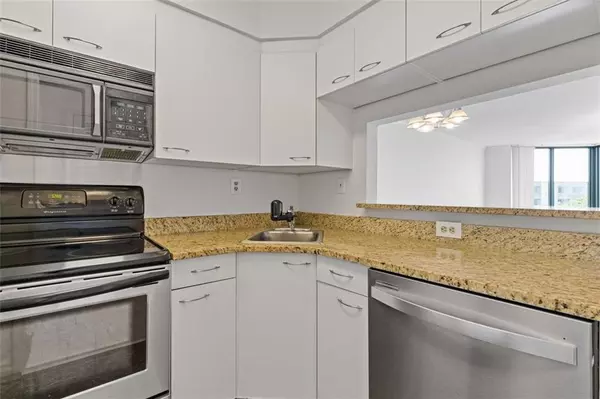 Atlanta, GA 30305,2870 Pharr Court South NW #1209