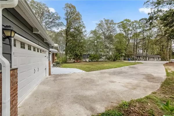 Lawrenceville, GA 30043,1185 Winterberry CT