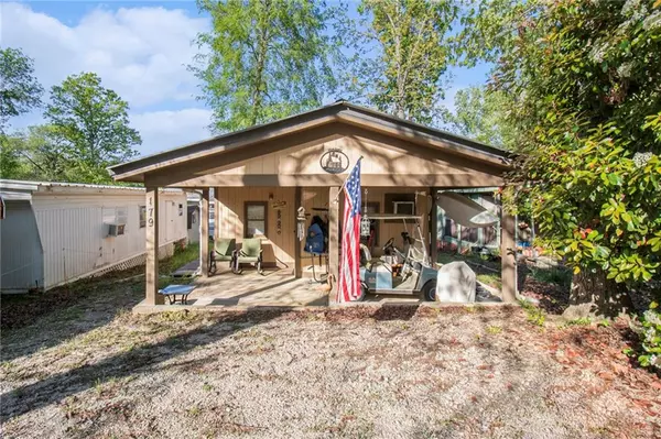 Eatonton, GA 31024,179 Oconee CIR