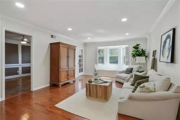 6851 Roswell RD #D-6,  Atlanta,  GA 30328