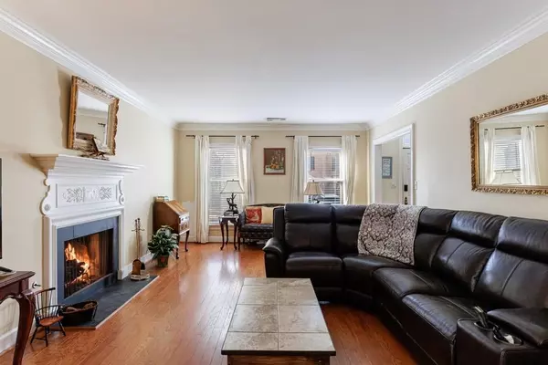 Atlanta, GA 30342,272 Windsor Pkwy