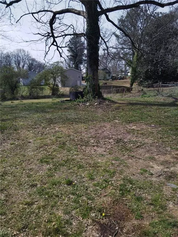 2152 Martin Luther King Jr DR, Atlanta, GA 30310