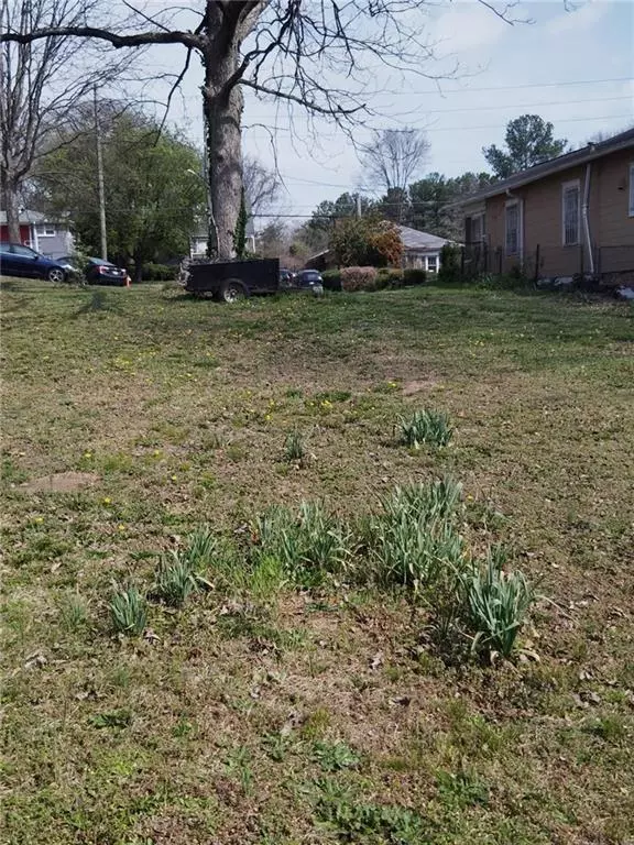 Atlanta, GA 30310,2152 Martin Luther King Jr DR