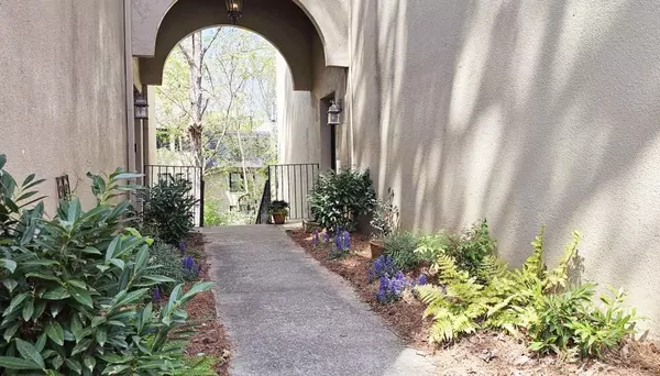 80 La Rue PL NW, Atlanta, GA 30327