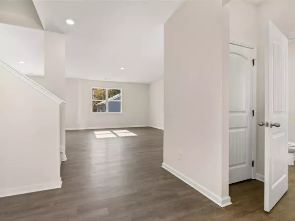 Fairburn, GA 30213,8203 Bluewater DR