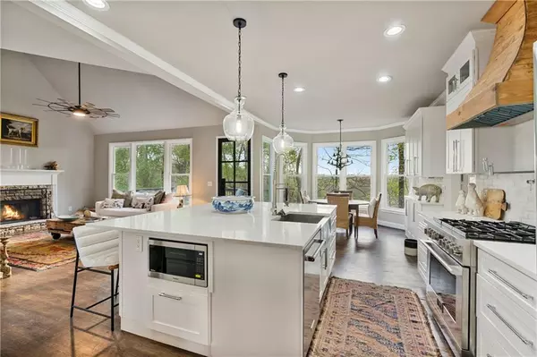 Johns Creek, GA 30005,5485 Woodrun LN