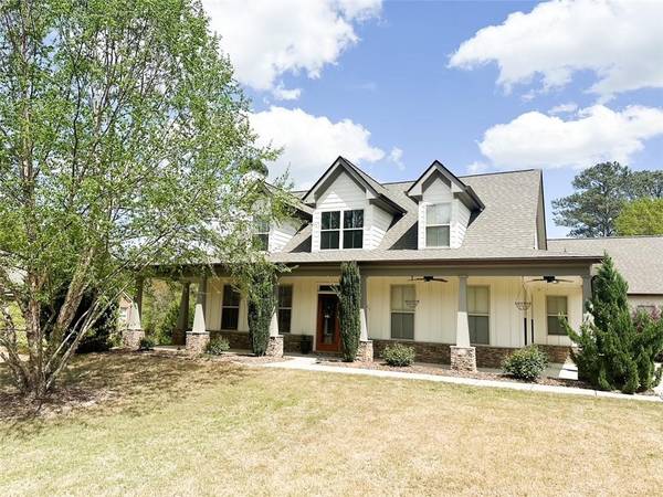 325 Brook Hollow LN, Loganville, GA 30052