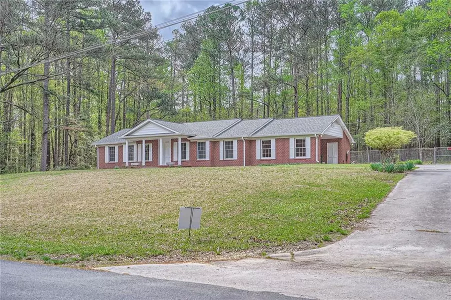 6435 E Glen RD, Lithonia, GA 30038