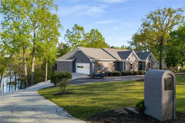 6477 Old Shadburn Ferry RD, Buford, GA 30518