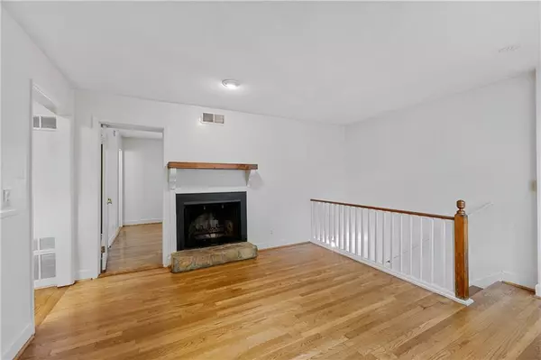 11 Peachtree Hills AVE NE #D2, Atlanta, GA 30305