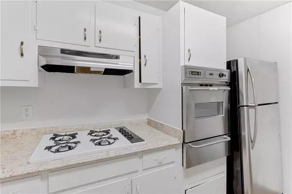 Atlanta, GA 30305,11 Peachtree Hills AVE NE #D2