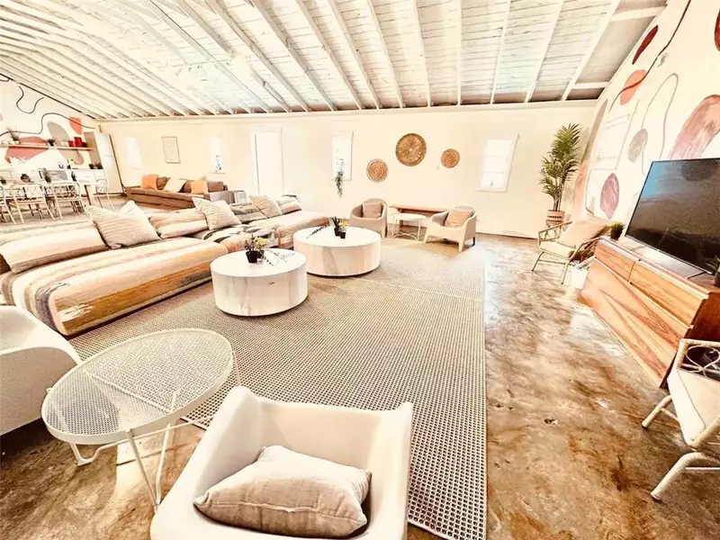 380 Amal DR SW, Atlanta, GA 30315