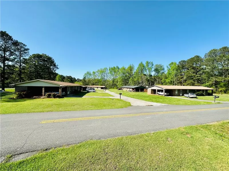 290 Donahoo RD SE, Silver Creek, GA 30173