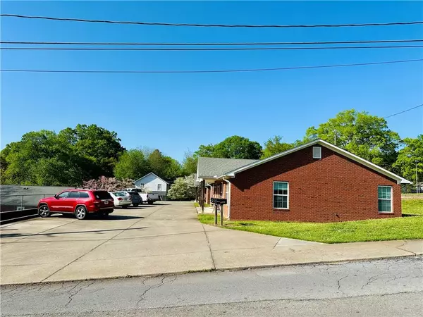 Lindale, GA 30147,333 Garden AVE SE