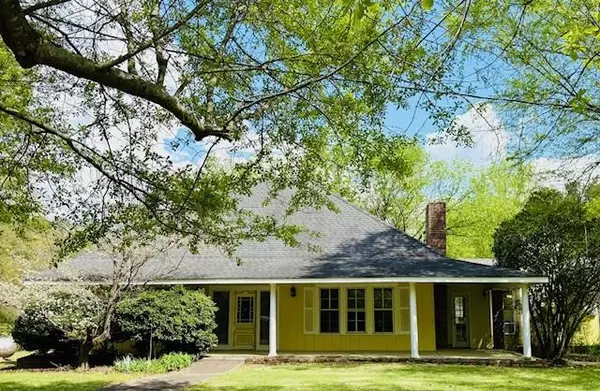 2084 Floyd Springs RD NE, Armuchee, GA 30105