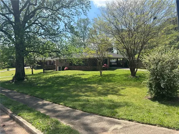 2667 Wenatchee DR, Marietta, GA 30066