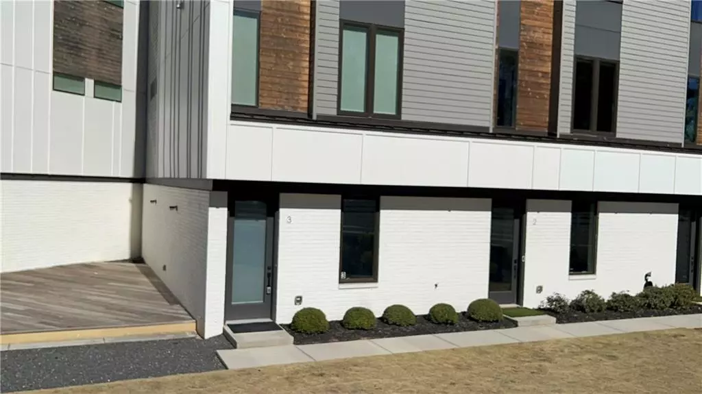 Atlanta, GA 30317,2424 Memorial DR SE #3