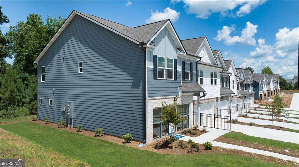Hoschton, GA 30548,54 Buckingham LN #235