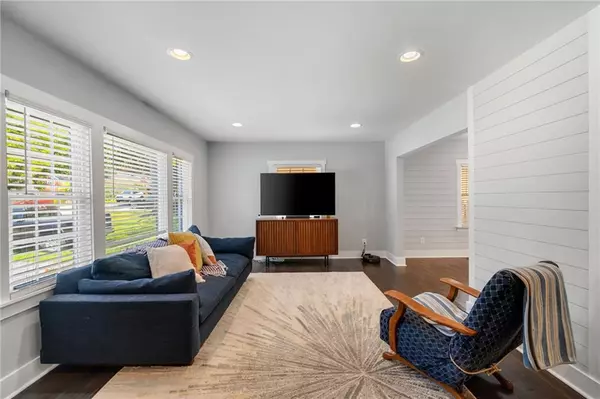 Decatur, GA 30030,1535 Deerwood DR