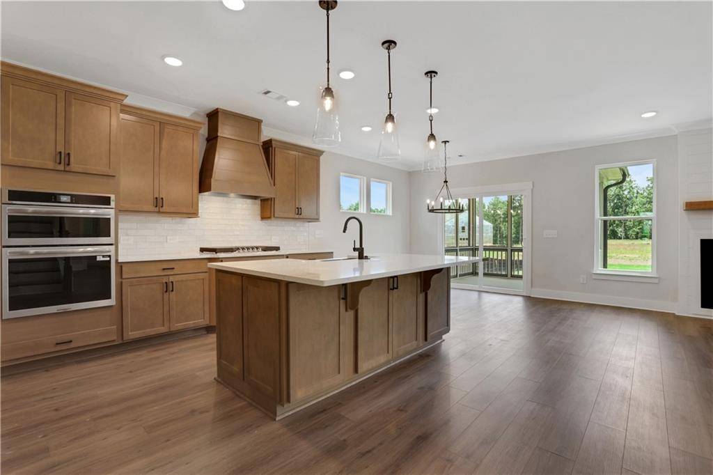 Hoschton, GA 30548,125 Coffee LN