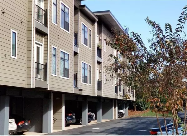 Atlanta, GA 30316,35 Moda LN