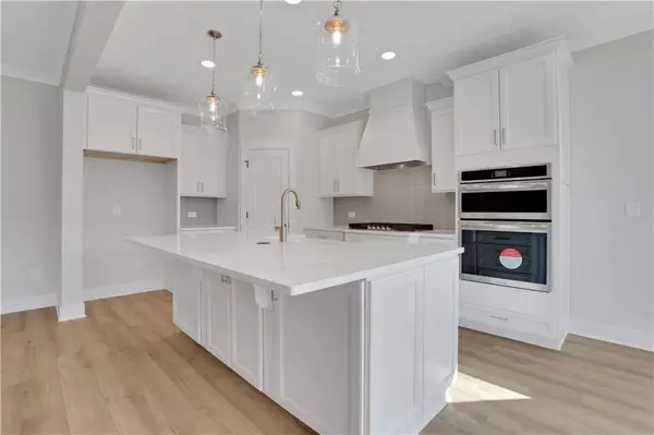 Hoschton, GA 30548,137 Coffee LN