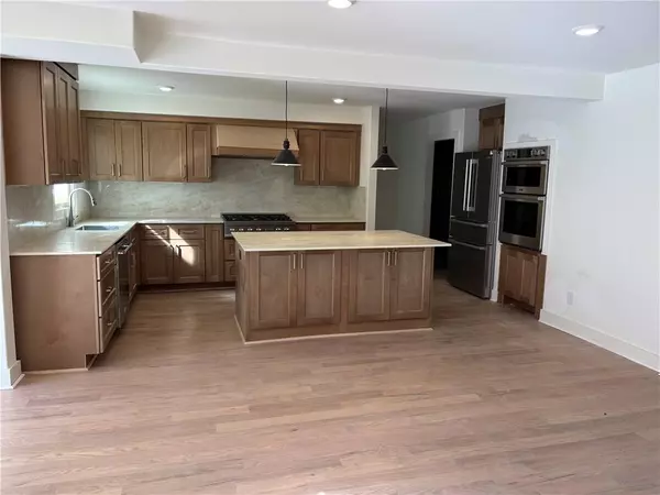 Roswell, GA 30075,680 Brookfield Pkwy