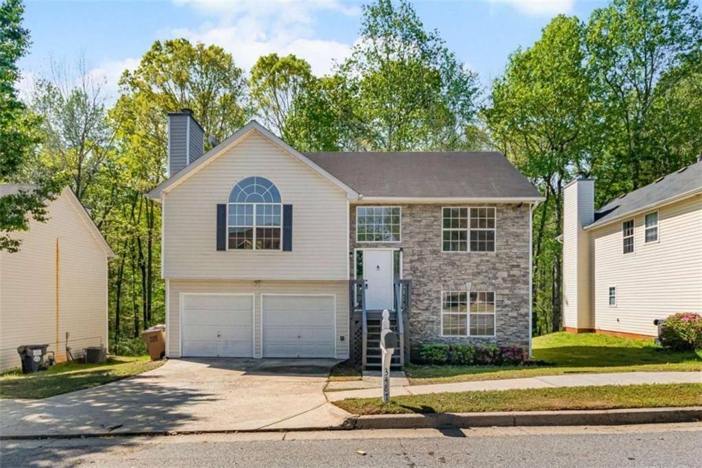 3487 Creekview DR, Rex, GA 30273